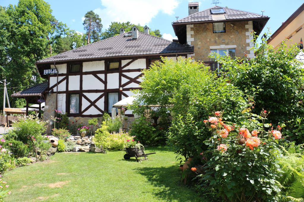 Eco Grill Hotel Restaurant Aquarius Lviv Buitenkant foto