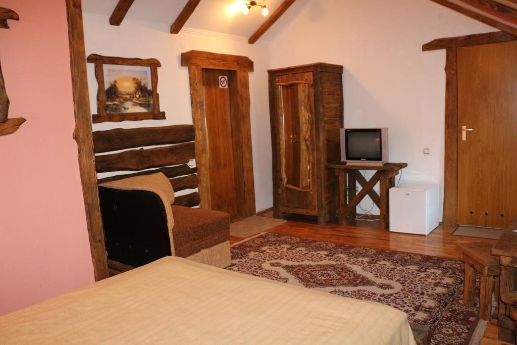 Eco Grill Hotel Restaurant Aquarius Lviv Kamer foto